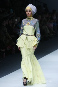 Chintami Atmanagara Trone. Jakarta Fashion Week 2016 at Senayan City. Jakarta. [Foto: Mohammad Abduh/Wolipop]