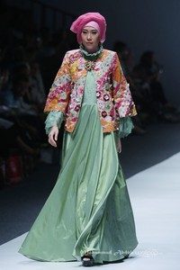 Chintami Atmanagara Trone. Jakarta Fashion Week 2016 at Senayan City. Jakarta. [Foto: Mohammad Abduh/Wolipop]