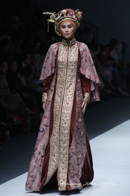 Chintami Atmanagara Trone. Jakarta Fashion Week 2016 at Senayan City. Jakarta. [Foto: Mohammad Abduh/Wolipop]