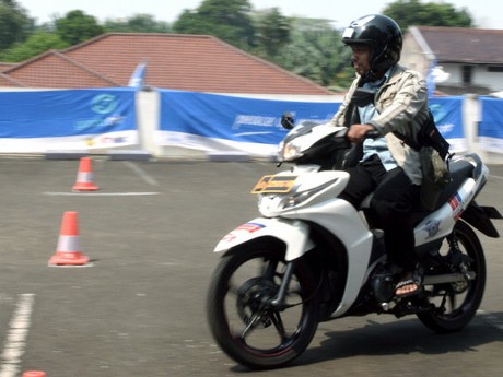 Loloskan Pengendara yang Tidak Qualified, Polisi Pecat 400 Penguji SIM