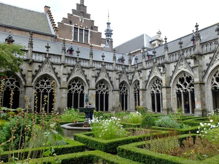 Taman Tersembunyi Paling Cantik di Belanda