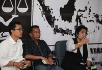 Irma Suryani Chaniago meminta pemerintah lebih bijak dalam mengatur regulasi pengupahan buruh.