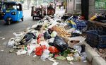 Sampah Menumpuk di Kawasan Manggarai
