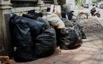 Sampah Menumpuk di Kawasan Manggarai
