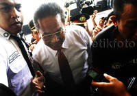 Namun, saat ditanya kasus apa yang akan dibahas, Kabareskrim belum mau menjelaskan.