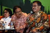 Menteri Agraria dan Tata Ruang (ATR) Ferry Mursyidan Baldan dan Menteri Bapenas Sofyan Djalil memberikan pemaparan dalam rapat kerja nasional Badan Koordinasi Penataan Ruang Nasional di Jakarta, Kamis (5/11/2015).