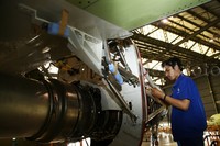 Pembuatan peswat ini melibatkan insinyur-insinyur Indonesia dan Spanyol.