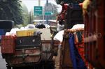 Truk Sampah Terparkir di Lenteng Agung