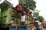 Truk Sampah Terparkir di Lenteng Agung