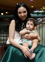Gisel si Ibu Cantik dan Gempi yang Imut Banget!