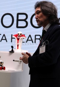 Robot Kirobo dipamerkan di Tokyo Motor Show.