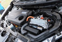 Nissan All New X-Trail hybrid dilengkapi dengan mesin Hybrid 2.0-liter MR20DD.