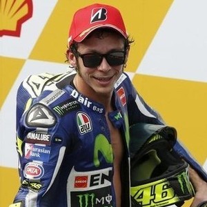Rossi Ingin Bertarung Secara Adil dengan Lorenzo