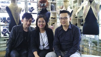 (ki-ka) Rinaldy A. Yunardi, Rini Hasbi - Marketing Director Intel Indonesia, Martin Kurnadi – CEO PT Lattice Teknologi Mandiri.