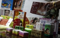 Kosmetik ilegal yang diamankan itu senilai lebih dari Rp 20 miliar.