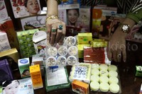 Kosmetik ilegal ini diamankan dalam Operasi Terpadu Pemberantasan Obat dan Makanan Ilegal Tahun 2015. Operasi ini digelar pada 19-30 Oktober 2015 lalu di tujuh kota seperti Jakarta, Bandung, Medan, Semarang, Surabaya, Makassar, dan Serang.