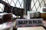 Polisi Bongkar Tempat Produksi Obat Palsu