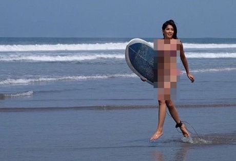 Putri Indonesia 2015 Pamer Tubuh Seksi