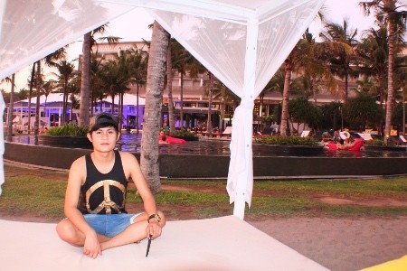 Liburan ke Bali, Cara Esal Revano Hilangkan Stres