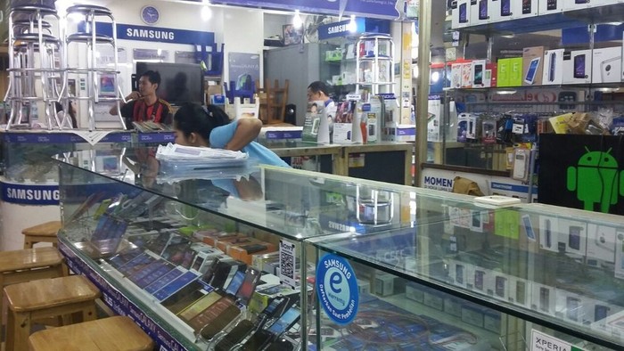 Pedagang Glodok: Kalau Mau Sweeping ke Importirnya!