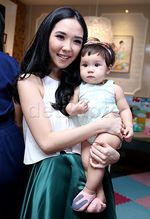 Gempita Marten Ngegemesin, Ekspresi Imut Isyana Sarasvati