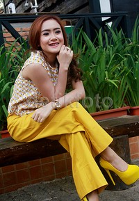 Tidak seksi seperti pedangdut lainnya, Cita lebih sering tampil dengan gayanya yang centil. Pool/Gus Mun/detikFoto.