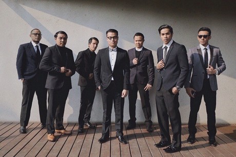 Mencicipi Gaya Hidup James Bond