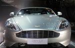 Aston Martin DB9 GT Bond Edition Meluncur