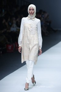 Ayu Diah Andari Trone. Jakarta Fashion Week 2016 at Senayan City. Jakarta. [Foto: Mohammad Abduh/Wolipop]