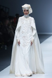 Ayu Diah Andari Trone. Jakarta Fashion Week 2016 at Senayan City. Jakarta. [Foto: Mohammad Abduh/Wolipop]