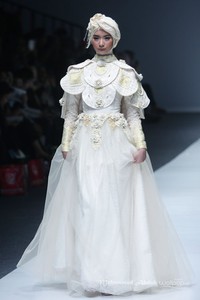 Ayu Diah Andari Trone. Jakarta Fashion Week 2016 at Senayan City. Jakarta. [Foto: Mohammad Abduh/Wolipop]