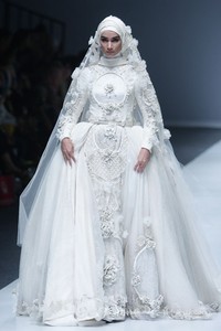 Ayu Diah Andari Trone. Jakarta Fashion Week 2016 at Senayan City. Jakarta. [Foto: Mohammad Abduh/Wolipop]