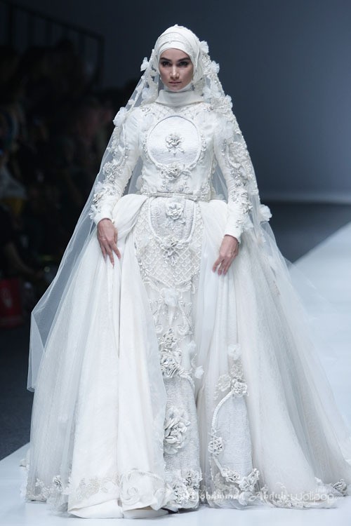 Ayu Diah Andari Trone. Jakarta Fashion Week 2016 at Senayan City. Jakarta. [Foto: Mohammad Abduh/Wolipop]