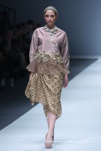 Khanaan Shamlan Trone. Jakarta Fashion Week 2016 at Senayan City. Jakarta. [Foto: Mohammad Abduh/Wolipop]