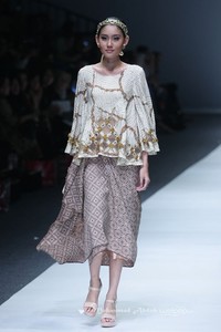 Khanaan Shamlan Trone. Jakarta Fashion Week 2016 at Senayan City. Jakarta. [Foto: Mohammad Abduh/Wolipop]