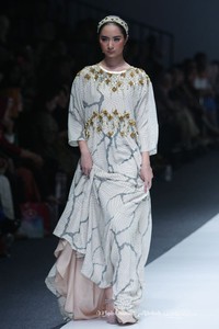 Khanaan Shamlan Trone. Jakarta Fashion Week 2016 at Senayan City. Jakarta. [Foto: Mohammad Abduh/Wolipop]