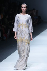 Khanaan Shamlan Trone. Jakarta Fashion Week 2016 at Senayan City. Jakarta. [Foto: Mohammad Abduh/Wolipop]