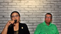 Menteri Luar Negeri Retno LP Marsudi didampingi Dirjen Amerika dan Eropa Kemenlu, Dian Triansyah Djani memberikan keterang pers. Lamhot Aritonang/detikFoto.
