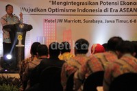 Menko Perekonomian Darmin Nasution memaparkan kondisi ekonomi nasional terkini pada SDP Munassus BPP Hipmi 2015.  Poll/Didik Suhartono