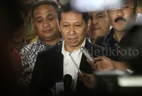 Lino diperiksa sejak pagi tadi sekitar pukul 09.10 WIB. Lino didampingi tim kuasa hukumnya pada pukul 18.30 WIB. Kepada wartawan, Lino mengatakan bahwa dirinya ditanyai 10 pertanyaan oleh penyidik.