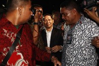 Lino enggan mengomentari berondongan pertanyaan wartawan mengenai kaitannya dalam kasus dugaan pengadaan 10 mobile crane tersebut.