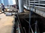 Lubang Menganga Ancam Pejalan Kaki