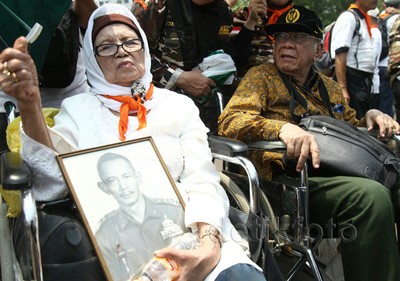 Veteran dan Purnawirawan Demo di Depan Istana