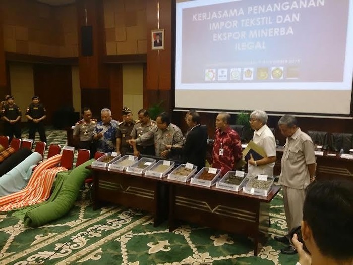 Lagi, Bea Cukai Tangkap 4 Kontainer Tekstil Ilegal Asal China