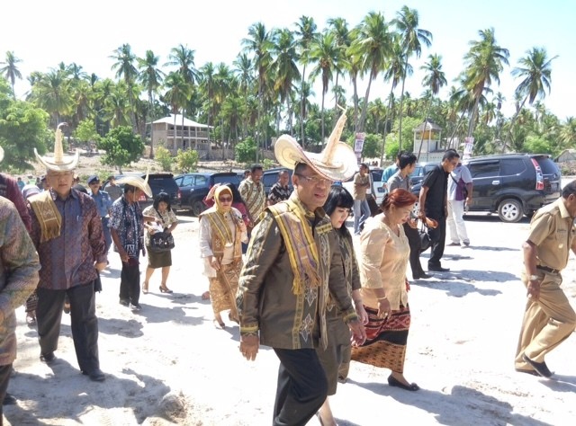 Tukang Kue, Politisi, Hingga Jadi Menteri Perindustrian