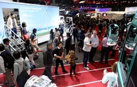 Selain memamerkan truk utuh, UD Truck juga memamerkan UD Electric Demonstrator di seberang panggung utama.
