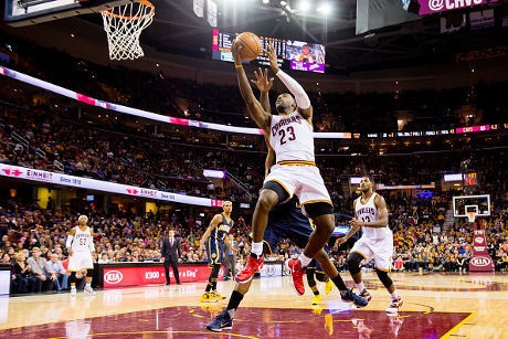 Paha Memar Tak Halangi James Motori Kemenangan Cavaliers