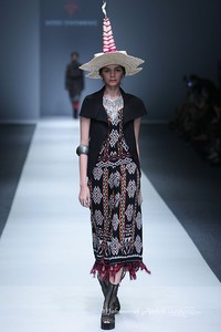 Merdi Sihombing Beginning Ethical Fashion. Jakarta Fashion Week 2016 at Senayan City. Jakarta. [Foto: Mohammad Abduh/Wolipop]