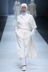 Etu by Restu Anggraeni Beginning Ethical Fashion. Jakarta Fashion Week 2016 at Senayan City. Jakarta. [Foto: Mohammad Abduh/Wolipop]