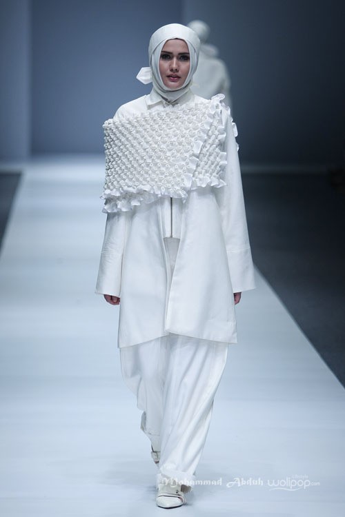 Etu by Restu Anggraeni Beginning Ethical Fashion. Jakarta Fashion Week 2016 at Senayan City. Jakarta. [Foto: Mohammad Abduh/Wolipop]